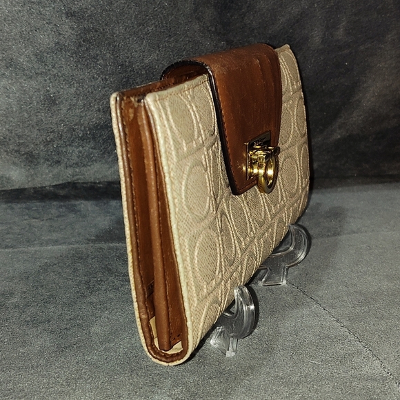 SALVATORE FERRAGAMO GANCINI MONOGRAM EMBOSSED LOGO LEATHER 3-TONE LONG WALLET - Picture 8 of 16